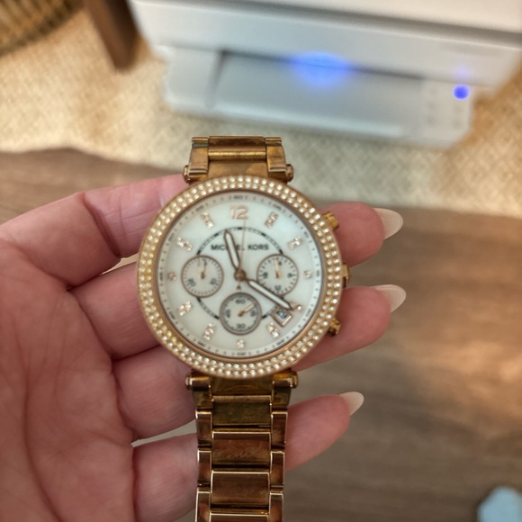 Michael Kors Rose Gold Watch used! No extra links! - Picture 2 of 3